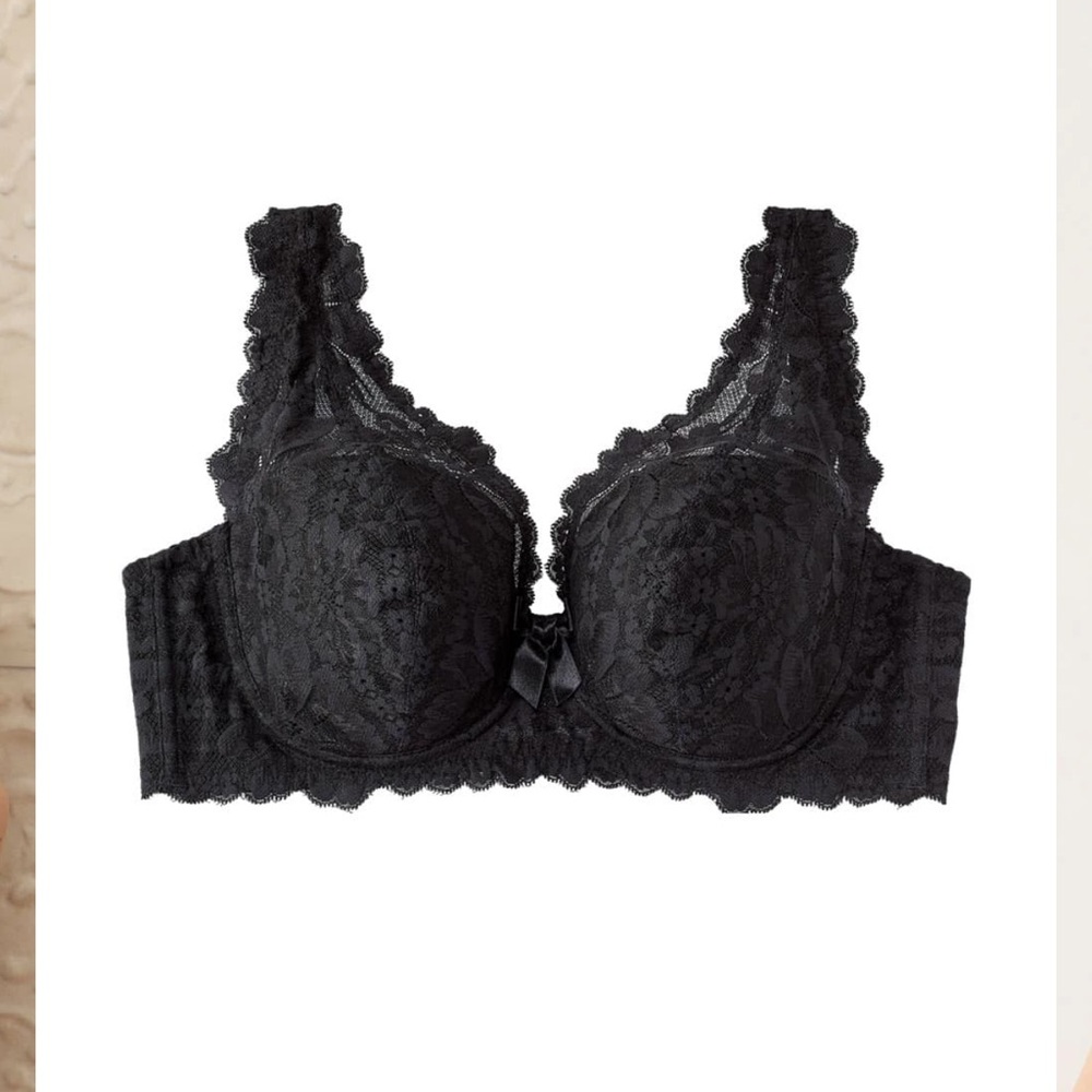 Side slimming black lace demi bra
